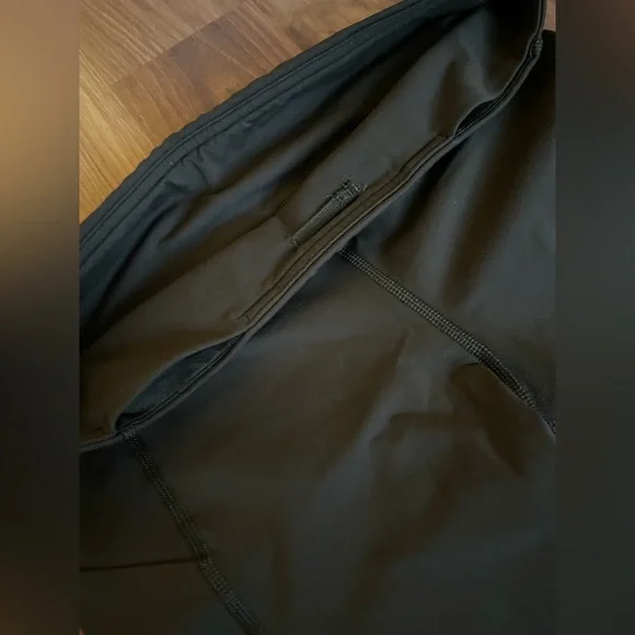 Lululemon Pace Rival Crop 22" #W6F41S, Olive Green. Size: 6 - Picture 8 of 8